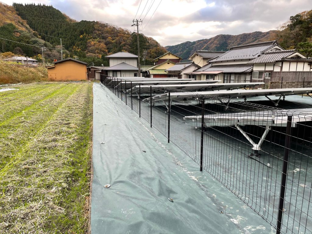 兵庫県で太陽光フェンスの施工の画像