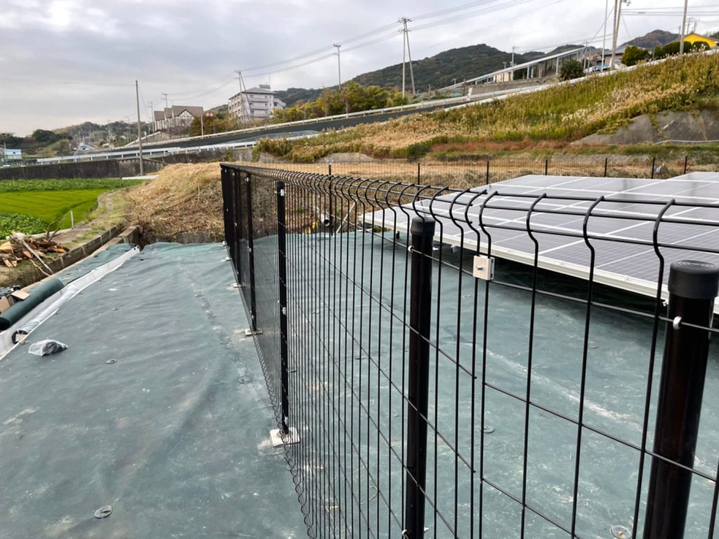 兵庫県で太陽光フェンスの施工の画像